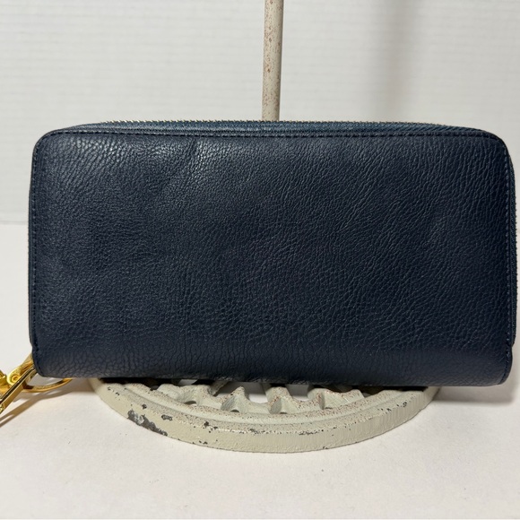 Michael Kors Wallet - Picture 2 of 8